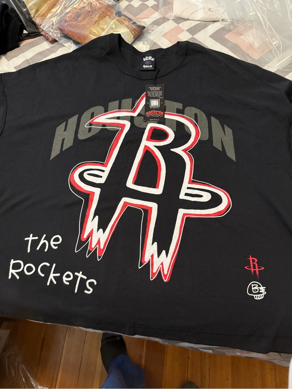 B2SS Lab NBA Houston Rockets Graphic Short-Sleeve Tee - Picture 6 of 8